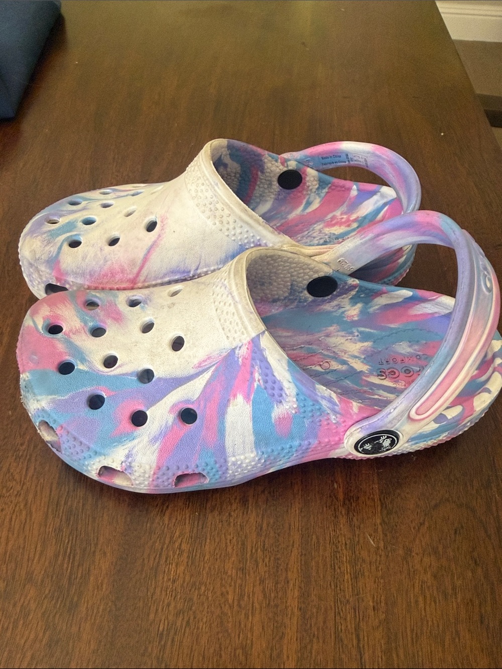 CROCS Kids Tie-Dye Clogs in Pink, Blue & White